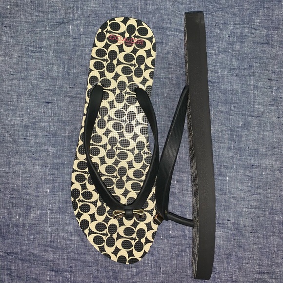 SIGNATURE SANDALS - Picture 3 of 4